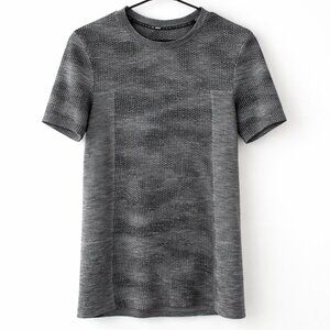 Under Armour Mens Small Shirt HeatGear Threadborne Fitted Gray Camo Performance